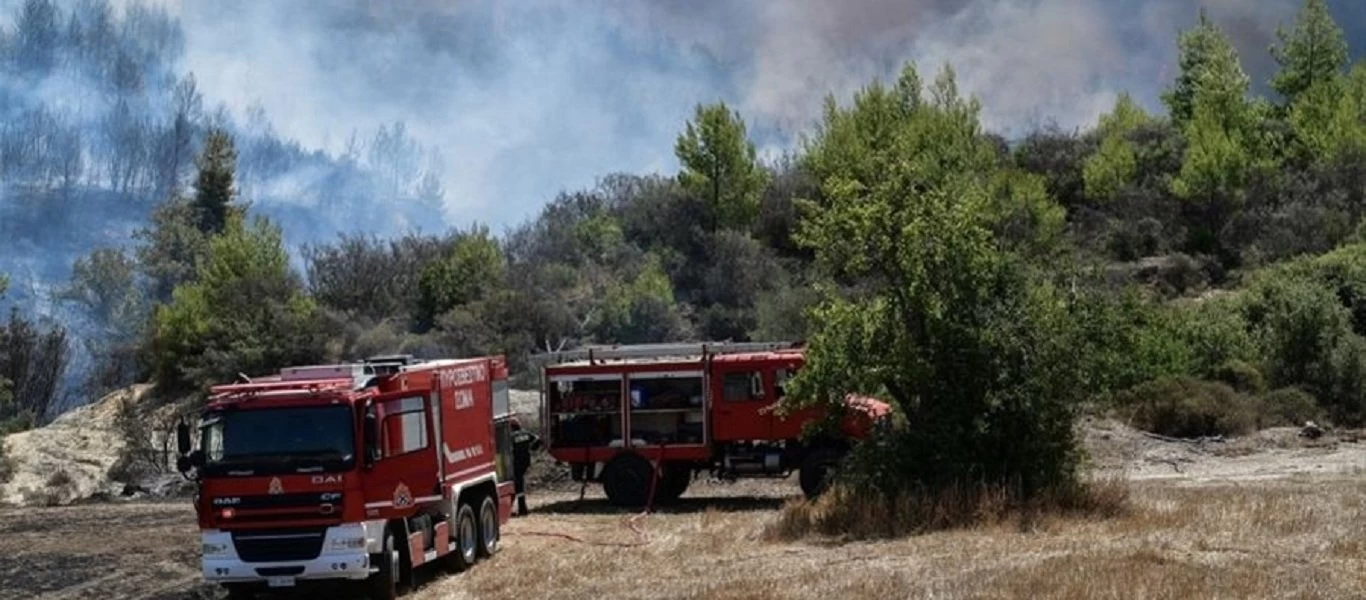 Ηλεία: Νέα μεγάλη πυρκαγιά στην περιοχή Κολοκυθά - Εκκενώνεται η Δάφνη (φώτο)